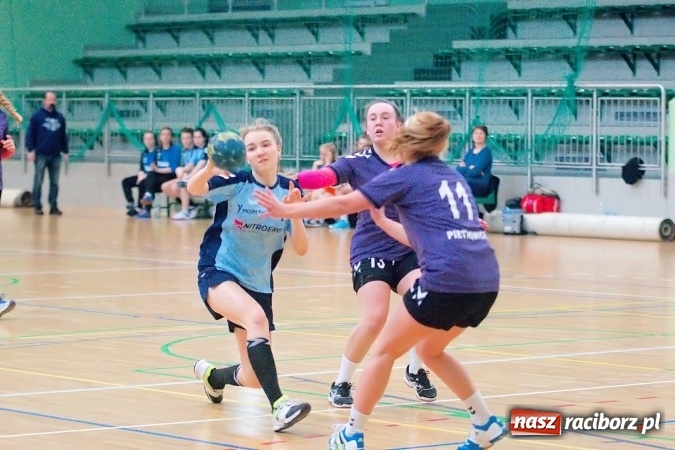 Zdjęcie w galerii na portalu naszraciborz.pl: Arena Rafako gościła zawody szczypiorniaka. MOSM Tychy lepszy od UKS Pietrowice Wielkie wiadomości z regionu