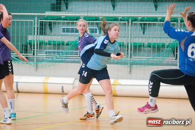 Zdjęcie w galerii na portalu naszraciborz.pl: Arena Rafako gościła zawody szczypiorniaka. MOSM Tychy lepszy od UKS Pietrowice Wielkie wiadomości z regionu