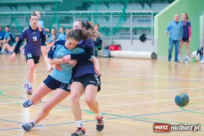 Zdjęcie w galerii na portalu naszraciborz.pl: Arena Rafako gościła zawody szczypiorniaka. MOSM Tychy lepszy od UKS Pietrowice Wielkie wiadomości z regionu