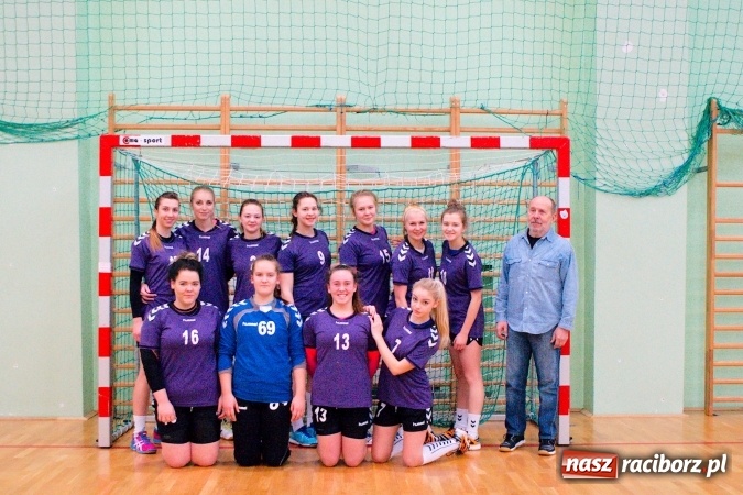 Zdjęcie w galerii na portalu naszraciborz.pl: Arena Rafako gościła zawody szczypiorniaka. MOSM Tychy lepszy od UKS Pietrowice Wielkie wiadomości z regionu