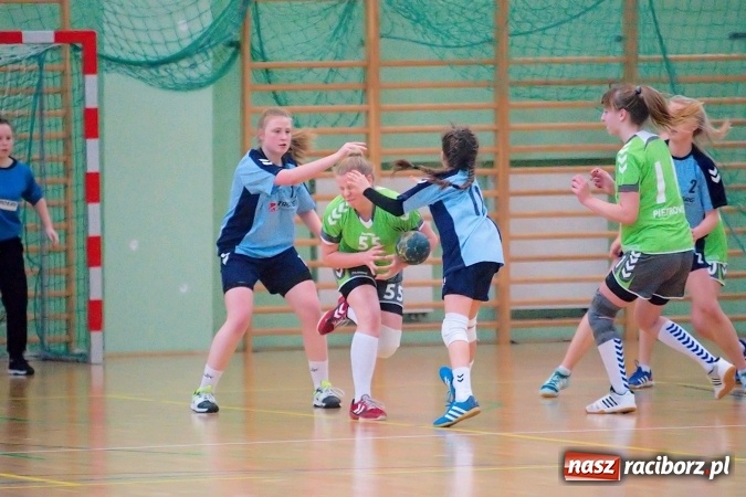 Zdjęcie w galerii na portalu naszraciborz.pl: Arena Rafako gościła zawody szczypiorniaka. MOSM Tychy lepszy od UKS Pietrowice Wielkie wiadomości z regionu