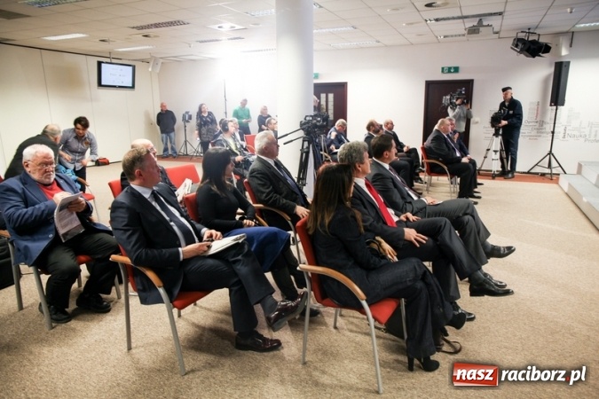 Zdjęcie w galerii na portalu naszraciborz.pl: Grzegorz Pieronkiewicz wziął udział w debacie na temat kondycji polskiego sportu  wiadomości z regionu