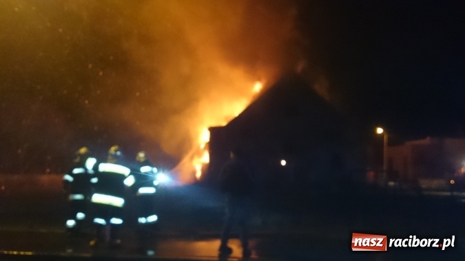 Zdjęcie w galerii na portalu naszraciborz.pl: Te filmiki robią wrażenie! Początkowa faza ogromnego pożaru w Raciborzu-Miedoni! wiadomości z regionu