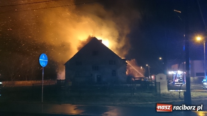 Zdjęcie w galerii na portalu naszraciborz.pl: Te filmiki robią wrażenie! Początkowa faza ogromnego pożaru w Raciborzu-Miedoni! wiadomości z regionu