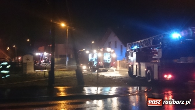 Zdjęcie w galerii na portalu naszraciborz.pl: Te filmiki robią wrażenie! Początkowa faza ogromnego pożaru w Raciborzu-Miedoni! wiadomości z regionu