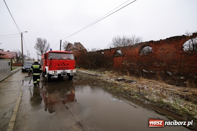 Zdjęcie w galerii na portalu naszraciborz.pl: Te filmiki robią wrażenie! Początkowa faza ogromnego pożaru w Raciborzu-Miedoni! wiadomości z regionu