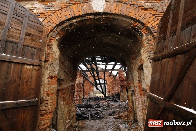 Zdjęcie w galerii na portalu naszraciborz.pl: Te filmiki robią wrażenie! Początkowa faza ogromnego pożaru w Raciborzu-Miedoni! wiadomości z regionu