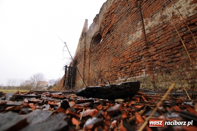 Zdjęcie w galerii na portalu naszraciborz.pl: Te filmiki robią wrażenie! Początkowa faza ogromnego pożaru w Raciborzu-Miedoni! wiadomości z regionu