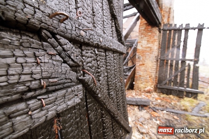 Zdjęcie w galerii na portalu naszraciborz.pl: Te filmiki robią wrażenie! Początkowa faza ogromnego pożaru w Raciborzu-Miedoni! wiadomości z regionu