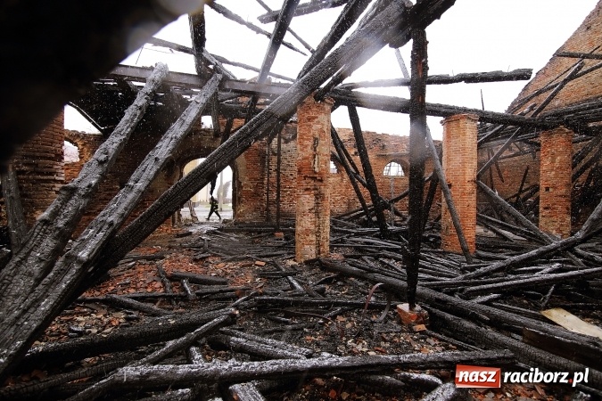 Zdjęcie w galerii na portalu naszraciborz.pl: Te filmiki robią wrażenie! Początkowa faza ogromnego pożaru w Raciborzu-Miedoni! wiadomości z regionu
