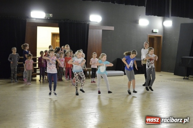Zdjęcie w galerii na portalu naszraciborz.pl: Warsztaty tańca nowoczesnego w Raciborskim Centrum Kultury wiadomości z regionu
