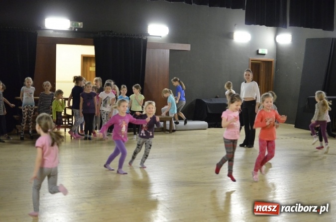 Zdjęcie w galerii na portalu naszraciborz.pl: Warsztaty tańca nowoczesnego w Raciborskim Centrum Kultury wiadomości z regionu