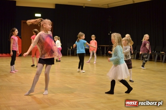 Zdjęcie w galerii na portalu naszraciborz.pl: Warsztaty tańca nowoczesnego w Raciborskim Centrum Kultury wiadomości z regionu