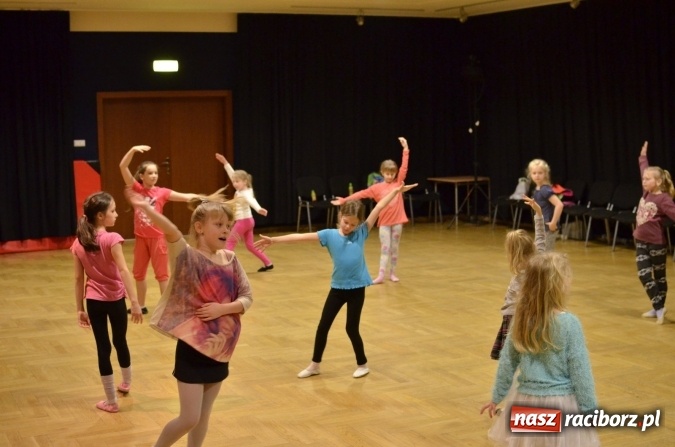 Zdjęcie w galerii na portalu naszraciborz.pl: Warsztaty tańca nowoczesnego w Raciborskim Centrum Kultury wiadomości z regionu