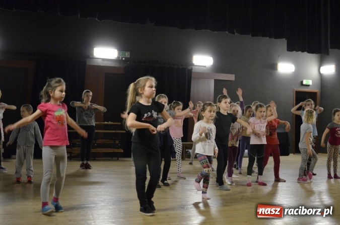 Zdjęcie w galerii na portalu naszraciborz.pl: Warsztaty tańca nowoczesnego w Raciborskim Centrum Kultury wiadomości z regionu