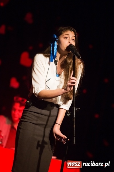 Zdjęcie w galerii na portalu naszraciborz.pl: Historia pewnej miłości w wykonaniu grupy Irrealis wiadomości z regionu