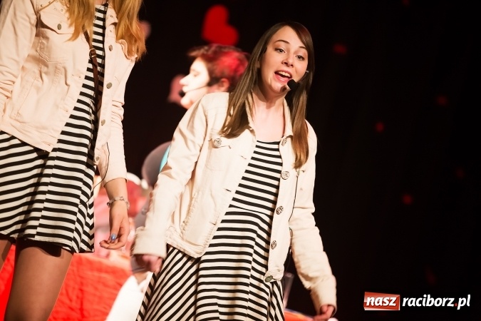 Zdjęcie w galerii na portalu naszraciborz.pl: Historia pewnej miłości w wykonaniu grupy Irrealis wiadomości z regionu