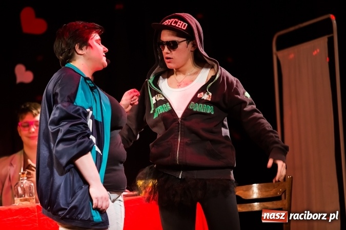 Zdjęcie w galerii na portalu naszraciborz.pl: Historia pewnej miłości w wykonaniu grupy Irrealis wiadomości z regionu