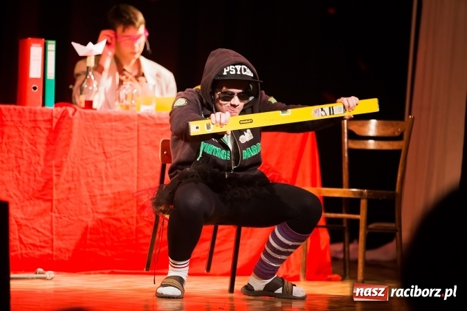 Zdjęcie w galerii na portalu naszraciborz.pl: Historia pewnej miłości w wykonaniu grupy Irrealis wiadomości z regionu