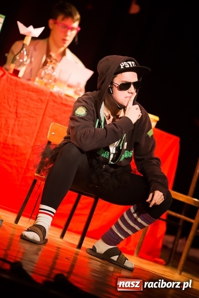 Zdjęcie w galerii na portalu naszraciborz.pl: Historia pewnej miłości w wykonaniu grupy Irrealis wiadomości z regionu