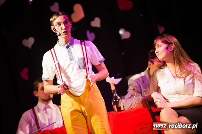 Zdjęcie w galerii na portalu naszraciborz.pl: Historia pewnej miłości w wykonaniu grupy Irrealis wiadomości z regionu