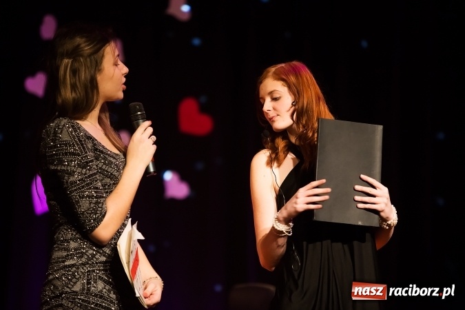 Zdjęcie w galerii na portalu naszraciborz.pl: Historia pewnej miłości w wykonaniu grupy Irrealis wiadomości z regionu