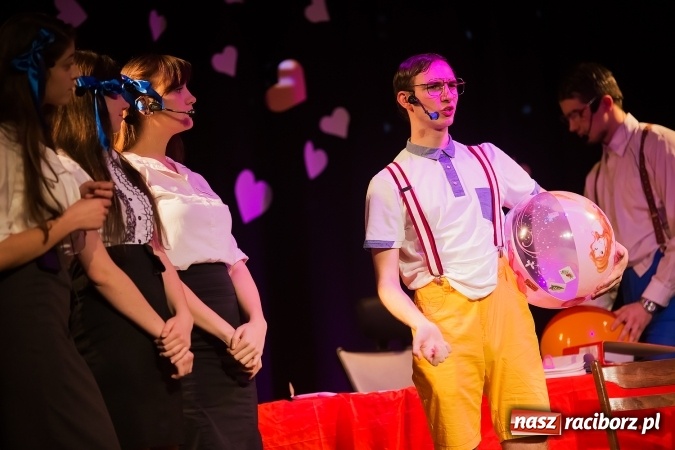 Zdjęcie w galerii na portalu naszraciborz.pl: Historia pewnej miłości w wykonaniu grupy Irrealis wiadomości z regionu