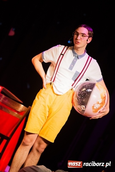 Zdjęcie w galerii na portalu naszraciborz.pl: Historia pewnej miłości w wykonaniu grupy Irrealis wiadomości z regionu