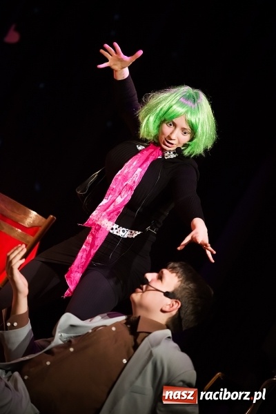 Zdjęcie w galerii na portalu naszraciborz.pl: Historia pewnej miłości w wykonaniu grupy Irrealis wiadomości z regionu