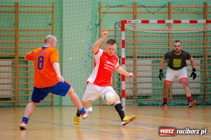 Zdjęcie w galerii na portalu naszraciborz.pl: Ostatnia prosta w rozgrywkach HLPN. Zwycięstwa RS-Bau i Grotransu wiadomości z regionu