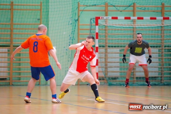 Zdjęcie w galerii na portalu naszraciborz.pl: Ostatnia prosta w rozgrywkach HLPN. Zwycięstwa RS-Bau i Grotransu wiadomości z regionu