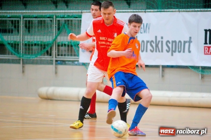 Zdjęcie w galerii na portalu naszraciborz.pl: Ostatnia prosta w rozgrywkach HLPN. Zwycięstwa RS-Bau i Grotransu wiadomości z regionu