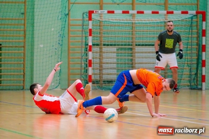 Zdjęcie w galerii na portalu naszraciborz.pl: Ostatnia prosta w rozgrywkach HLPN. Zwycięstwa RS-Bau i Grotransu wiadomości z regionu