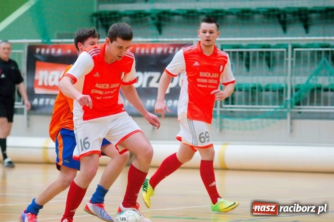 Zdjęcie w galerii na portalu naszraciborz.pl: Ostatnia prosta w rozgrywkach HLPN. Zwycięstwa RS-Bau i Grotransu wiadomości z regionu
