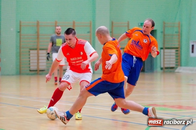 Zdjęcie w galerii na portalu naszraciborz.pl: Ostatnia prosta w rozgrywkach HLPN. Zwycięstwa RS-Bau i Grotransu wiadomości z regionu