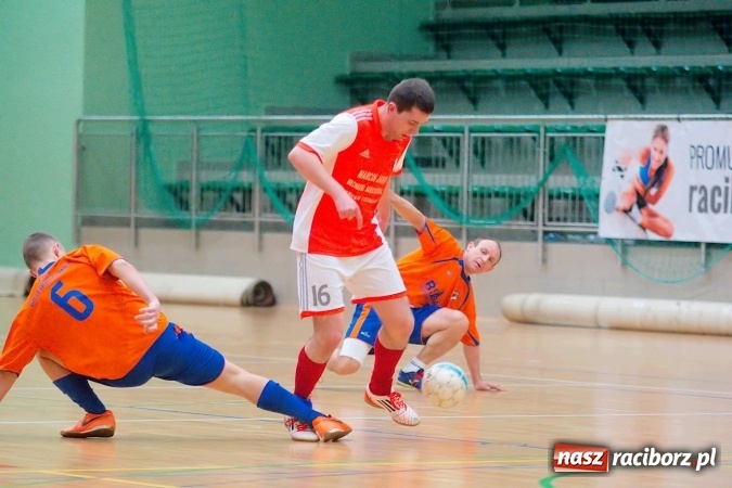 Zdjęcie w galerii na portalu naszraciborz.pl: Ostatnia prosta w rozgrywkach HLPN. Zwycięstwa RS-Bau i Grotransu wiadomości z regionu