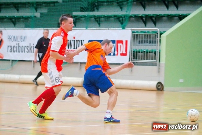 Zdjęcie w galerii na portalu naszraciborz.pl: Ostatnia prosta w rozgrywkach HLPN. Zwycięstwa RS-Bau i Grotransu wiadomości z regionu