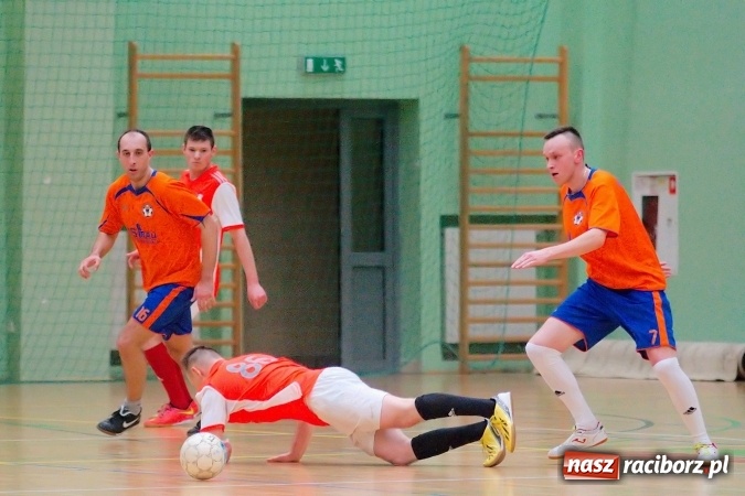 Zdjęcie w galerii na portalu naszraciborz.pl: Ostatnia prosta w rozgrywkach HLPN. Zwycięstwa RS-Bau i Grotransu wiadomości z regionu