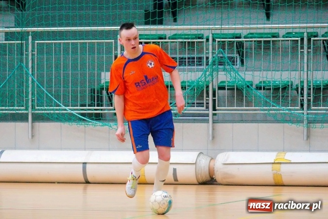 Zdjęcie w galerii na portalu naszraciborz.pl: Ostatnia prosta w rozgrywkach HLPN. Zwycięstwa RS-Bau i Grotransu wiadomości z regionu