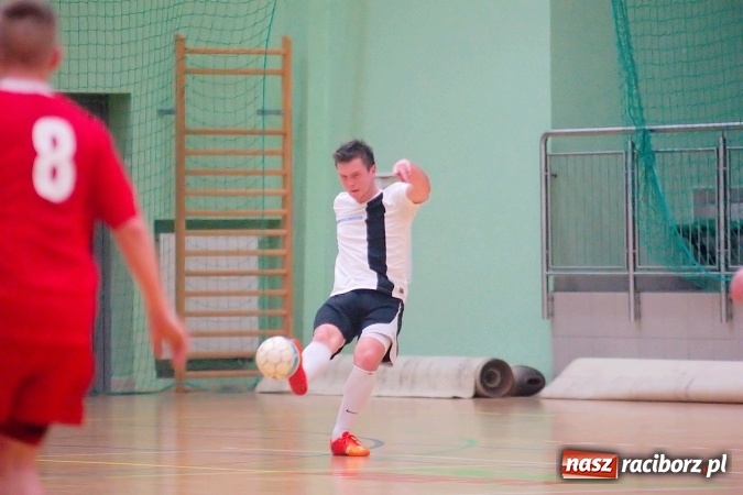 Zdjęcie w galerii na portalu naszraciborz.pl: Ostatnia prosta w rozgrywkach HLPN. Zwycięstwa RS-Bau i Grotransu wiadomości z regionu