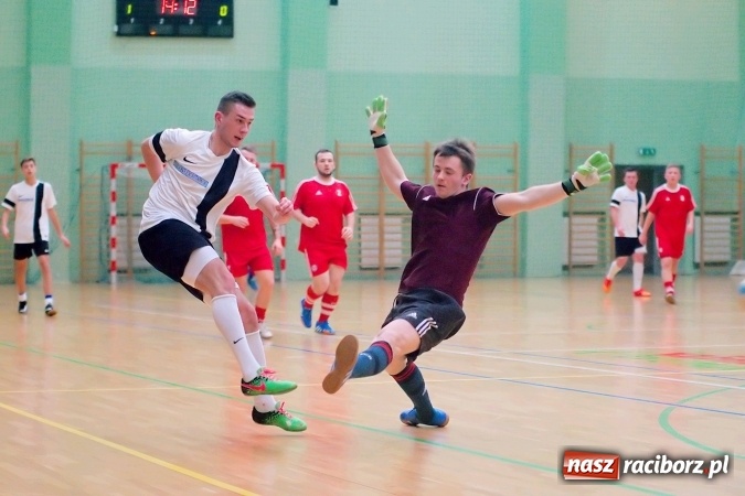 Zdjęcie w galerii na portalu naszraciborz.pl: Ostatnia prosta w rozgrywkach HLPN. Zwycięstwa RS-Bau i Grotransu wiadomości z regionu