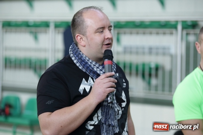 Zdjęcie w galerii na portalu naszraciborz.pl: Arena Rafako torem na wyścigi. I Mistrzostwa Raciborza Aut Zdalnie Sterowanych wiadomości z regionu