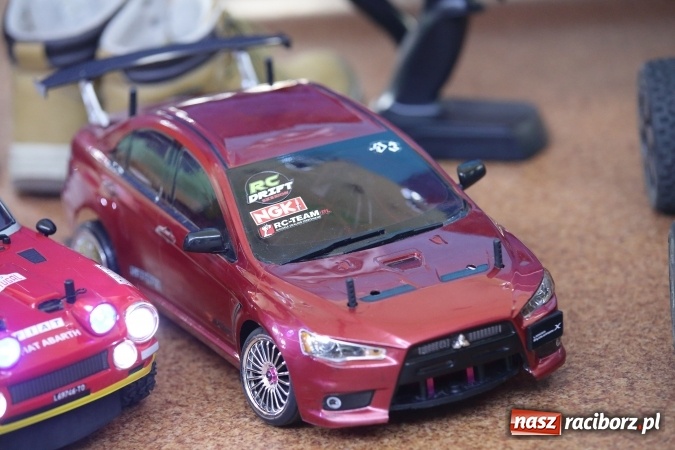 Zdjęcie w galerii na portalu naszraciborz.pl: Arena Rafako torem na wyścigi. I Mistrzostwa Raciborza Aut Zdalnie Sterowanych wiadomości z regionu