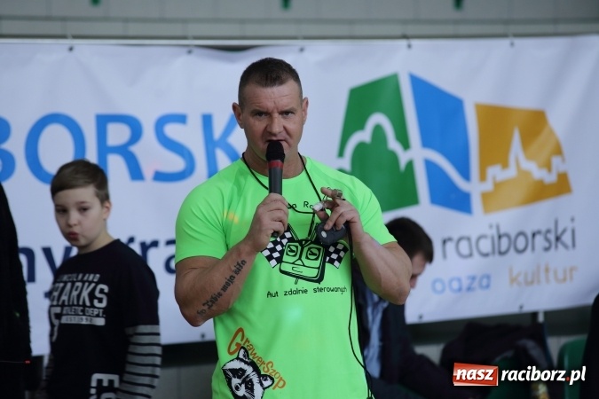 Zdjęcie w galerii na portalu naszraciborz.pl: Arena Rafako torem na wyścigi. I Mistrzostwa Raciborza Aut Zdalnie Sterowanych wiadomości z regionu