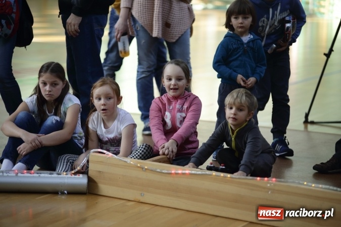 Zdjęcie w galerii na portalu naszraciborz.pl: Arena Rafako torem na wyścigi. I Mistrzostwa Raciborza Aut Zdalnie Sterowanych wiadomości z regionu