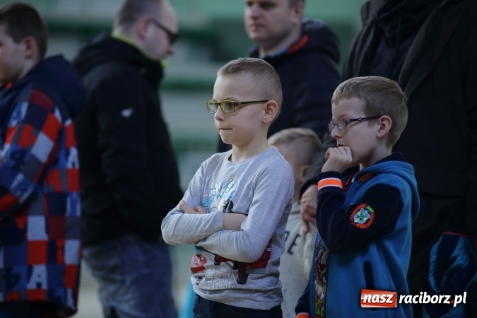 Zdjęcie w galerii na portalu naszraciborz.pl: Arena Rafako torem na wyścigi. I Mistrzostwa Raciborza Aut Zdalnie Sterowanych wiadomości z regionu