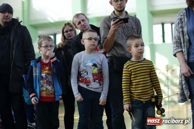 Zdjęcie w galerii na portalu naszraciborz.pl: Arena Rafako torem na wyścigi. I Mistrzostwa Raciborza Aut Zdalnie Sterowanych wiadomości z regionu