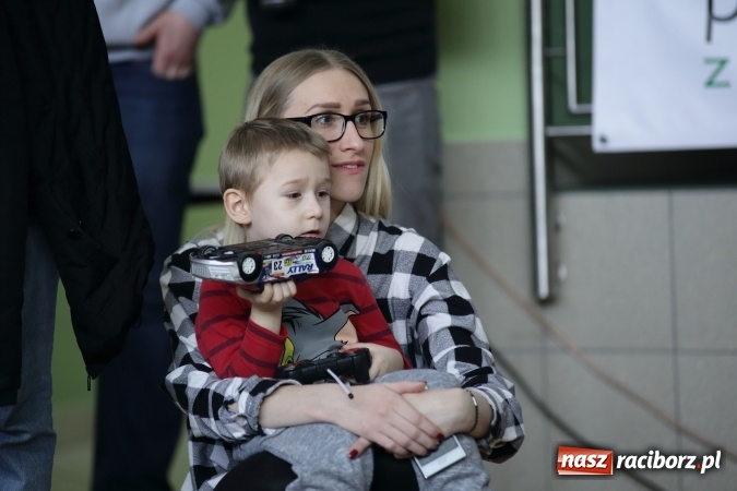 Zdjęcie w galerii na portalu naszraciborz.pl: Arena Rafako torem na wyścigi. I Mistrzostwa Raciborza Aut Zdalnie Sterowanych wiadomości z regionu