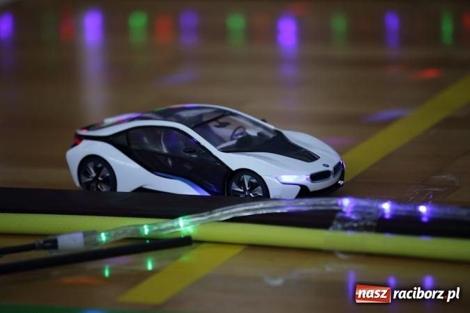Zdjęcie w galerii na portalu naszraciborz.pl: Arena Rafako torem na wyścigi. I Mistrzostwa Raciborza Aut Zdalnie Sterowanych wiadomości z regionu