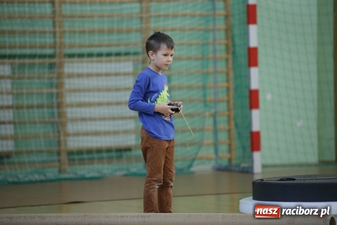 Zdjęcie w galerii na portalu naszraciborz.pl: Arena Rafako torem na wyścigi. I Mistrzostwa Raciborza Aut Zdalnie Sterowanych wiadomości z regionu